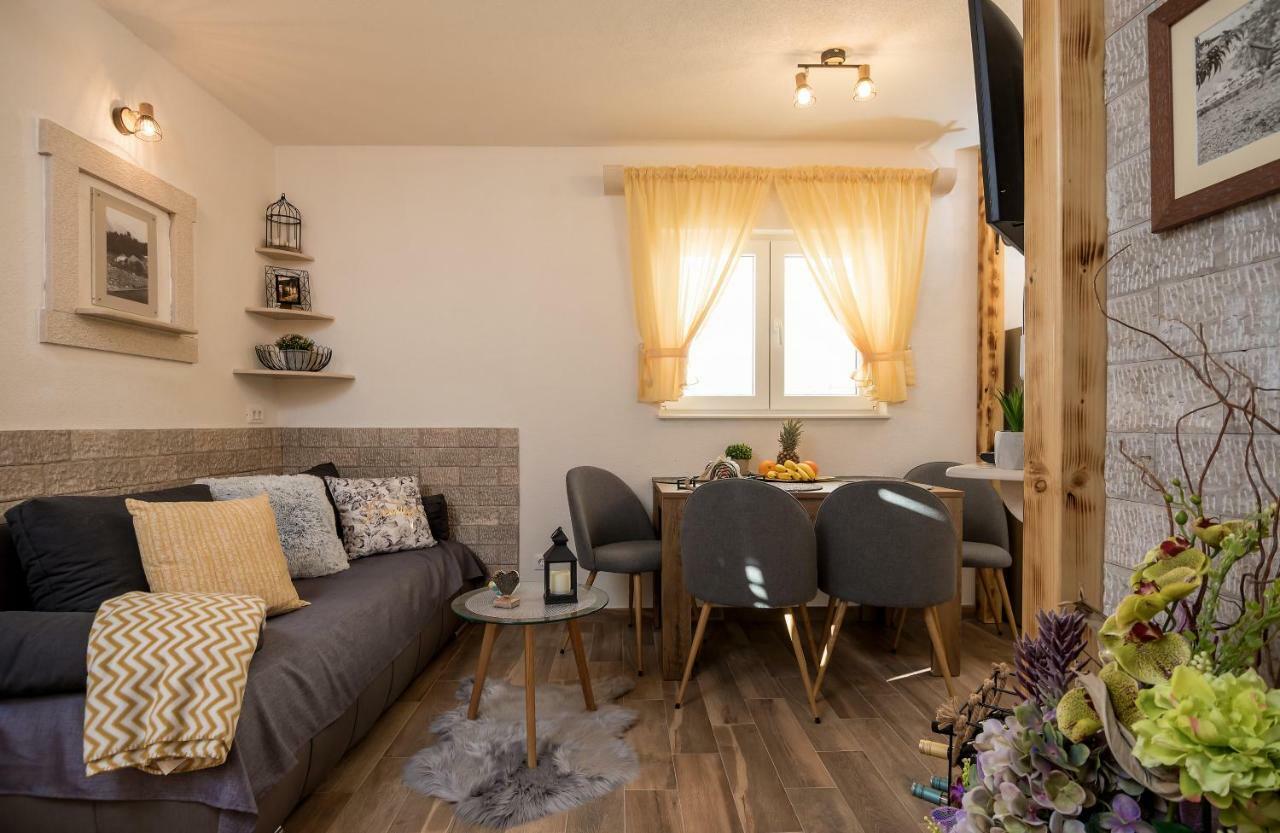 Apartment Cesarica Baška Voda Eksteriør bilde