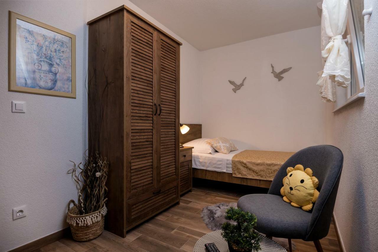 Apartment Cesarica Baška Voda Eksteriør bilde