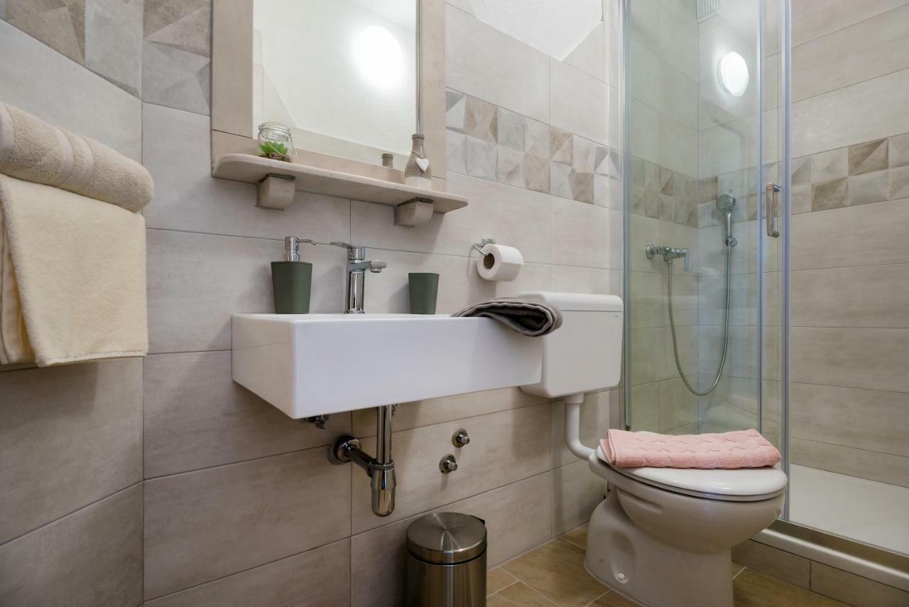 Apartment Cesarica Baška Voda Eksteriør bilde