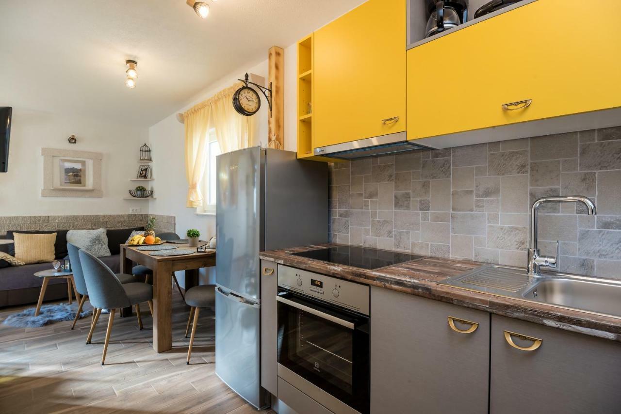 Apartment Cesarica Baška Voda Eksteriør bilde