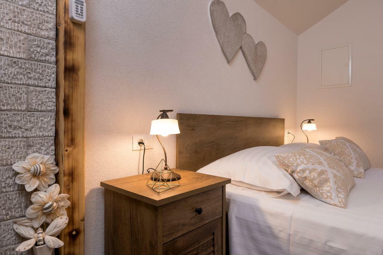Apartment Cesarica Baška Voda Eksteriør bilde