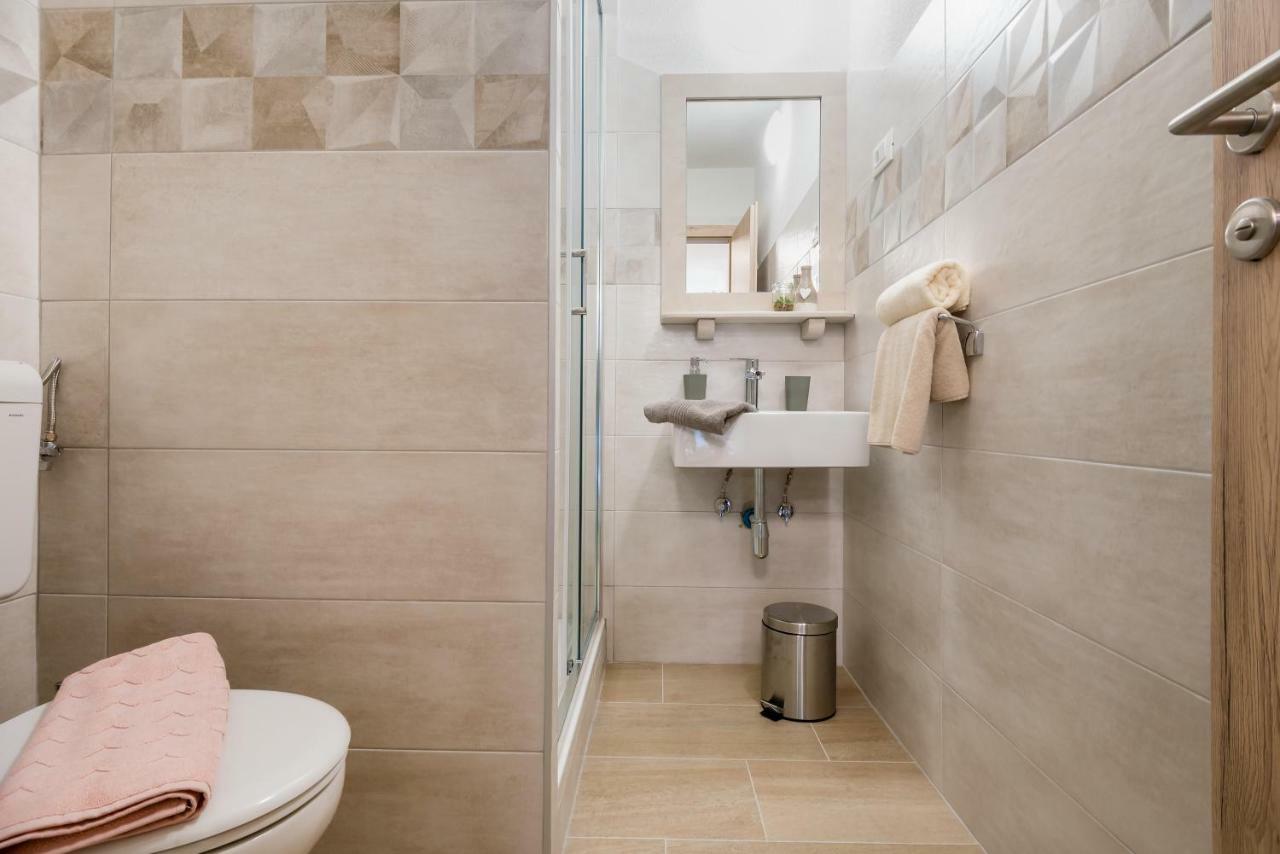 Apartment Cesarica Baška Voda Eksteriør bilde